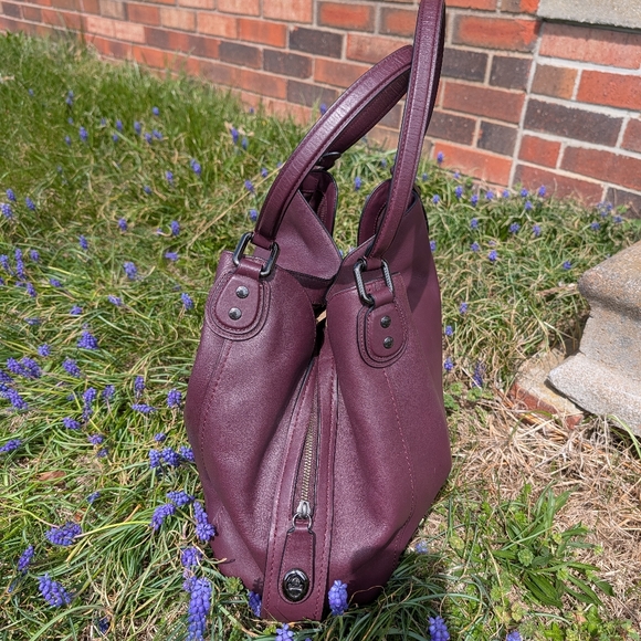 🥰EUC Coach Edie 42 #57124 3 Compartment Oversized Shoulder Satchel Hobo Bag - Picture 5 of 16